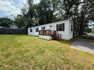 /international/us/93-curtis-lane-fort-edward-ny-110108397316/