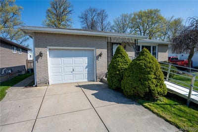 /international/us/170-castlewood-drive-buffalo-ny-110107571171/