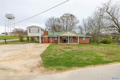 /international/us/702-walker-street-hackleburg-al-110106677814/