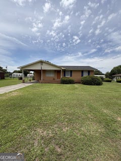 /international/us/426-moye-drive-sandersville-ga-110108607647/
