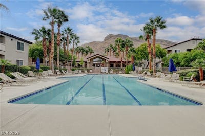 /international/us/10650-calico-mountain-avenue-las-vegas-nv-110108357298/