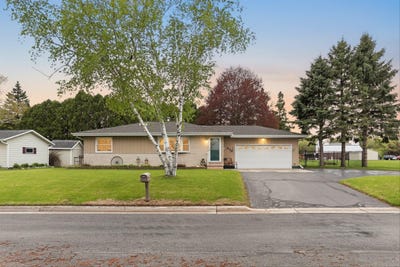 /international/us/300-prairie-avenue-lake-mills-wi-110107729540/