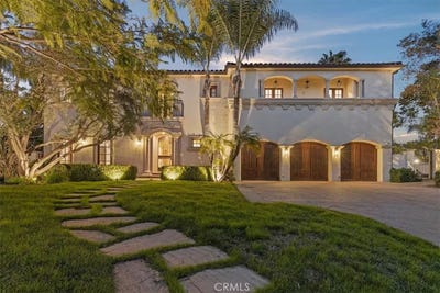 /international/us/5010-serena-tarzana-ca-110120093648/