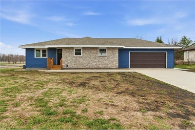 /international/us/409-4th-avenue-se-mapleton-mn-110107354746/