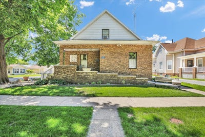 /international/us/12-s-walnut-street-villa-grove-il-110108070109/