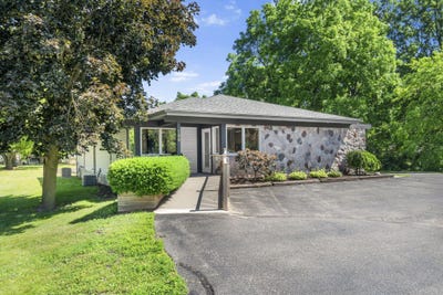 /international/us/155-e-cross-street-clarksville-mi-110098131999/