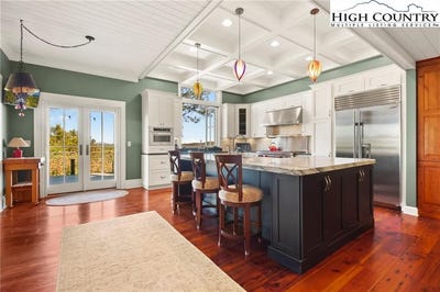 /international/us/540-green-hill-circle-blowing-rock-nc-110098650713/?lang=en