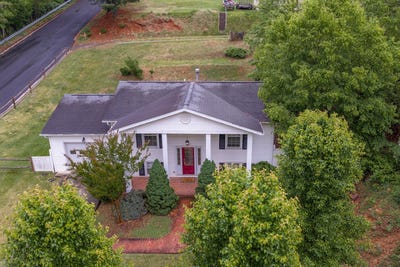 /international/us/2374-pine-ave-buena-vista-va-110107696606/