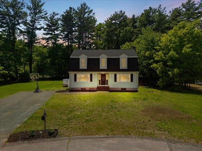 /international/us/63-brad-rd-stoughton-ma-110108343838/