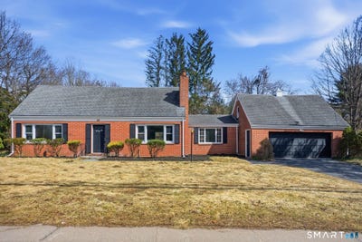 /international/us/35-dyer-avenue-canton-ct-110106618244/