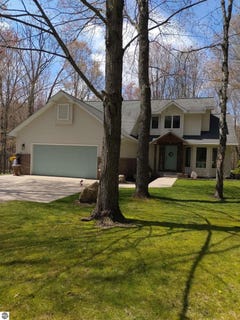 /international/us/5490-oak-farwell-mi-110108226160/
