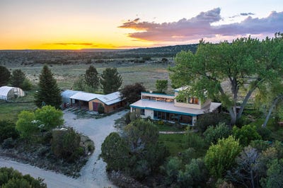 /international/us/51-atalaya-road-arroyo-hondo-nm-110100062111/