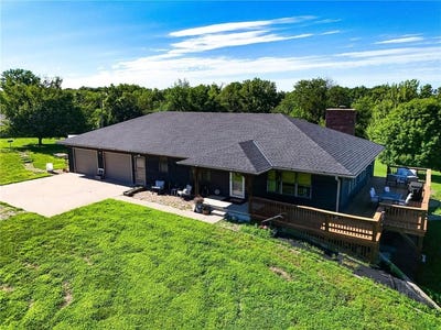 /international/us/20449-n-us-169-highway-st-joseph-mo-110108802645/