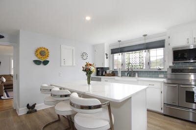/international/us/84-cotuit-road-bourne-ma-110107876173/