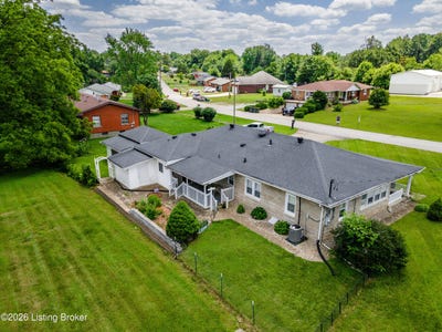 /international/us/828-w-elm-rd-radcliff-ky-110108587317/?lang=de