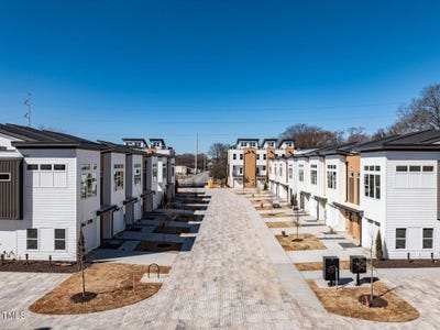 /international/us/620-walnut-heights-drive-raleigh-nc-110099021042/