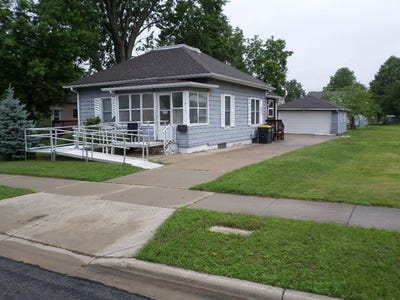 /international/us/415-w-council-street-tomah-wi-110108961537/