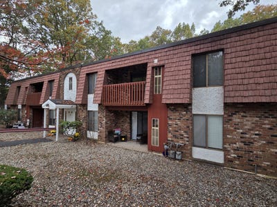 /international/us/35-woodsedge-drive-newington-ct-110103270844/