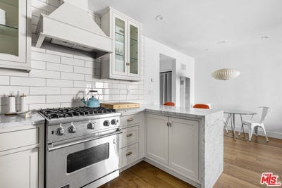 /international/us/1929-tamarind-ave-los-angeles-ca-110105506933/