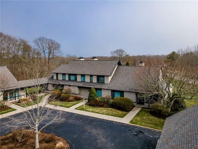 /international/us/2-stevenson-way-narragansett-ri-110107073850/