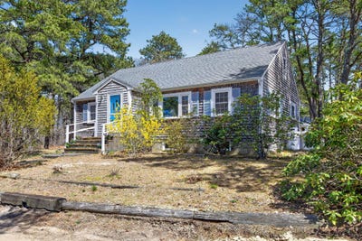 /international/us/20-fresh-brook-lane-wellfleet-ma-110107652566/