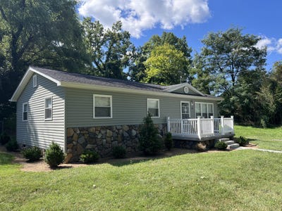 /international/us/718-summers-st-hinton-wv-110101983351/