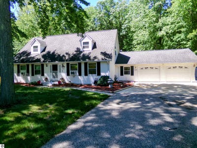 /international/us/2341-e-cherrywood-drive-midland-mi-110108773009/