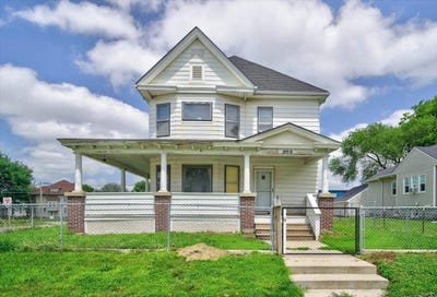 /international/us/803-randolph-street-waterloo-ia-110109136987/