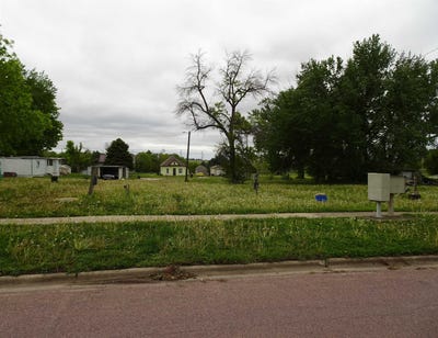 /international/us/1329-s-3rd-avenue-sheldon-ia-110108147900/