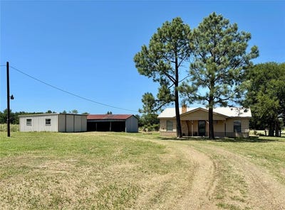 /international/us/166-county-road-34650-sumner-tx-110101164679/
