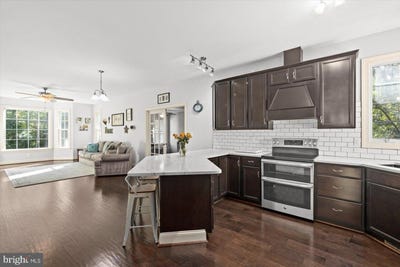 /international/us/22617-telegraph-road-ruther-glen-va-110108606140/