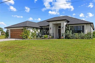 /international/us/2207-ne-34th-terrace-cape-coral-fl-110101350251/?lang=en