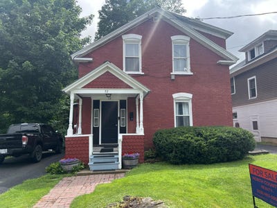 /international/us/72-webster-street-malone-ny-110119425730/