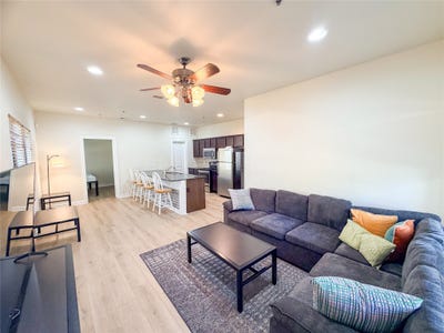/international/us/2410-s-2nd-street-waco-tx-110120562144/