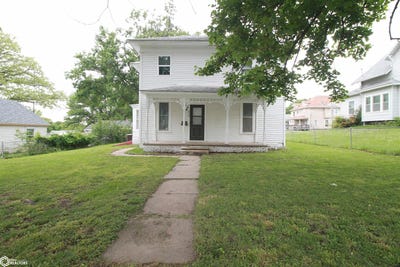 /international/us/804-s-center-street-shenandoah-ia-110108342089/