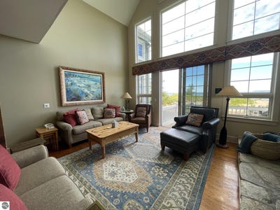 /international/us/1h-fish-house-glen-arbor-mi-110108398040/