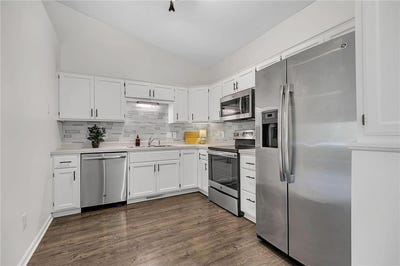 /international/us/9229-orchard-lane-monticello-mn-110107716233/