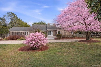/international/us/24-liberty-street-westhampton-beach-ny-110107801230/