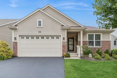 /international/us/4044-chesapeake-lane-naperville-il-110108749787/