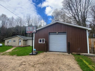 /international/us/12496-big-four-road-bear-lake-mi-110107751089/