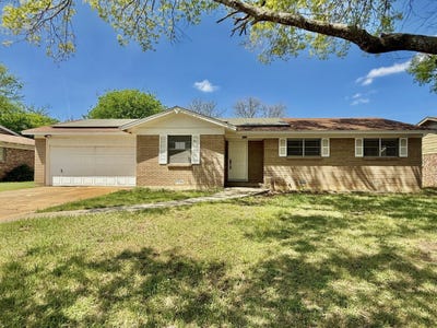 /international/us/1114-davis-street-cleburne-tx-110107241339/