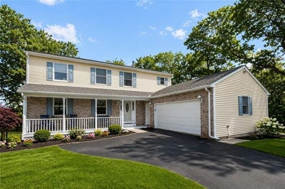 /international/us/2-maria-circle-johnston-ri-110107335209/
