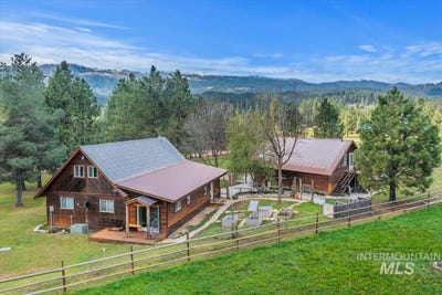 /international/us/5-pyle-creek-rd-garden-valley-id-110099186955/
