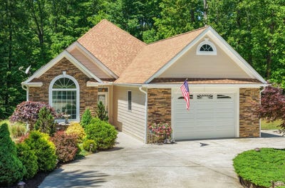 /international/us/179-occoneechee-dr-clarksville-va-110107895140/