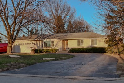 /international/us/7n240-west-end-road-roselle-il-110107855532/