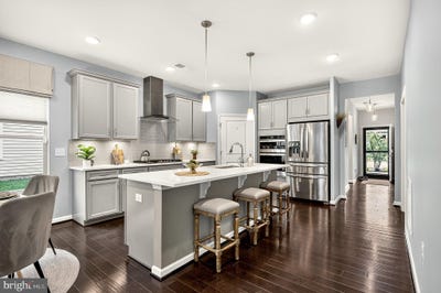 /international/us/6295-virginia-bluebell-lane-haymarket-va-110120059009/