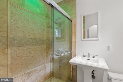 /international/us/3498-martha-custis-drive-alexandria-va-110108975677/