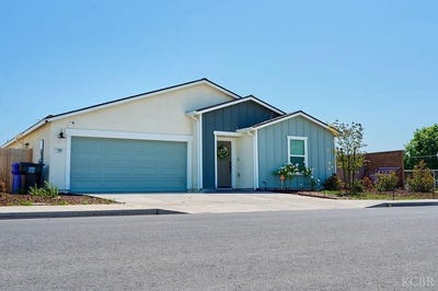 /international/us/729-james-avenue-corcoran-ca-110108030252/