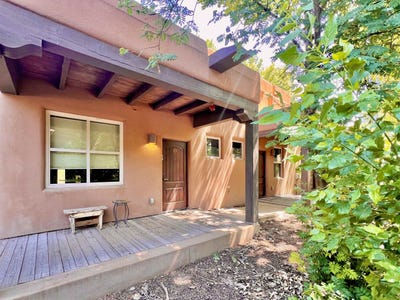 /international/us/208-paseo-del-pueblo-sur-taos-nm-110100757424/