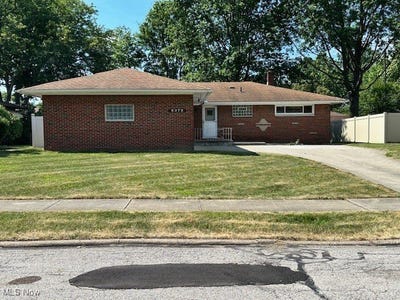 /international/us/8375-royal-ridge-drive-parma-oh-110100835216/